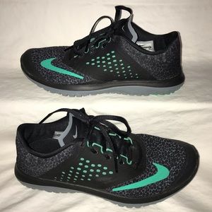 Nike Women’s Fitsole Black and Seafoam Sneakers